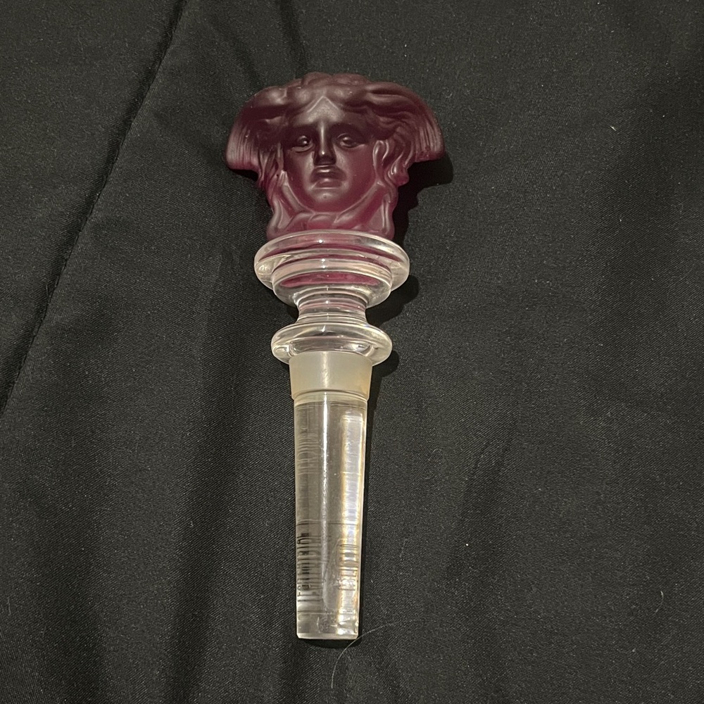 Elegant Purple Glass Bottle Stopper